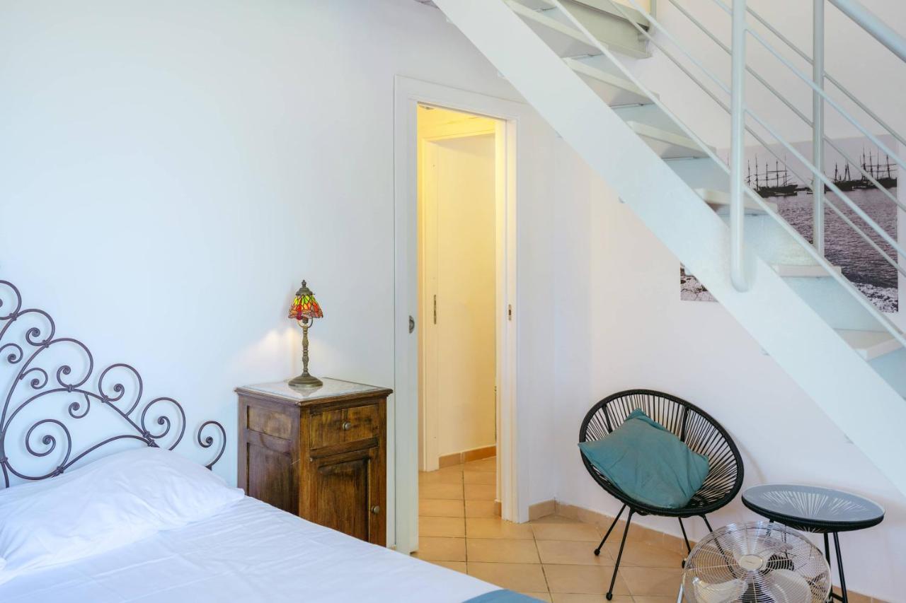 Palazzo Attila - Gioia Apartments Procida Exterior foto